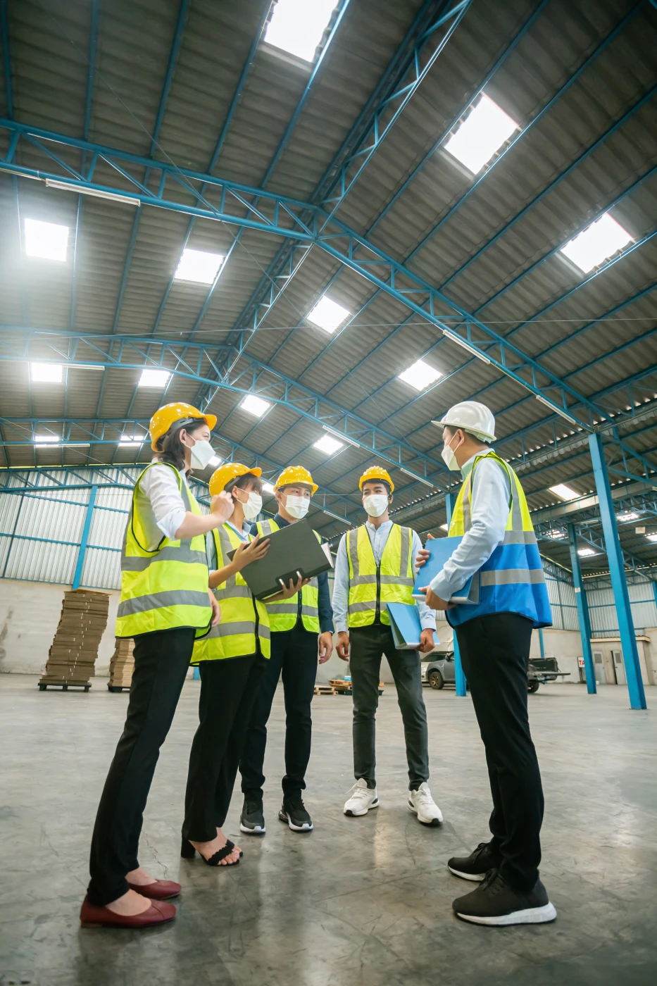 consultant giving advisory for steel industry